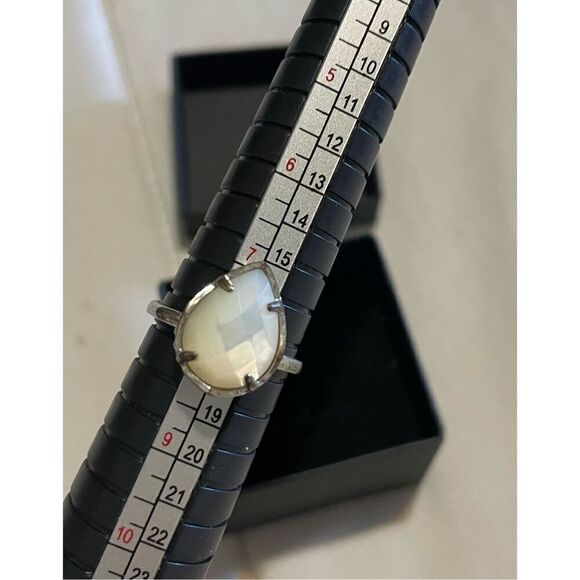 Kendra Scott Teardrop White Moonstone Ring Sz8 - Picture 3 of 5